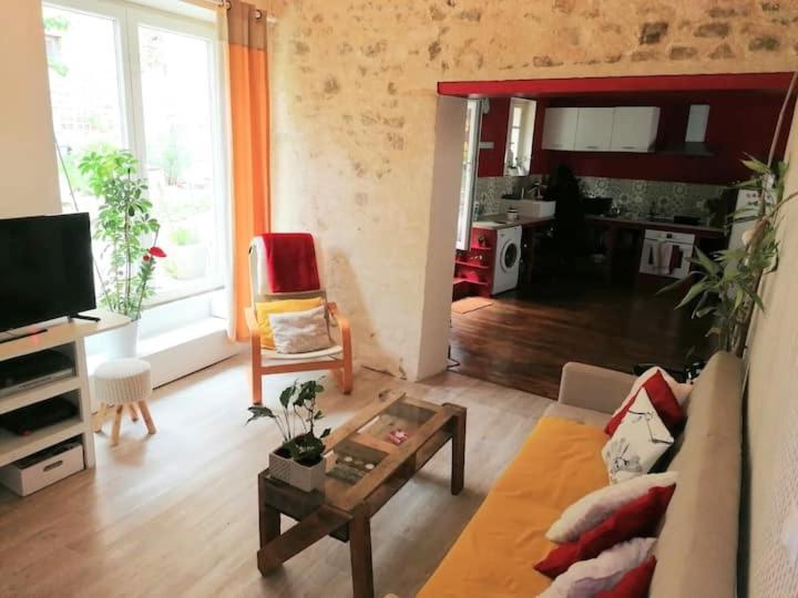 Appartement Rouge Avec Jardin Eymoutiers  Eksteriør billede